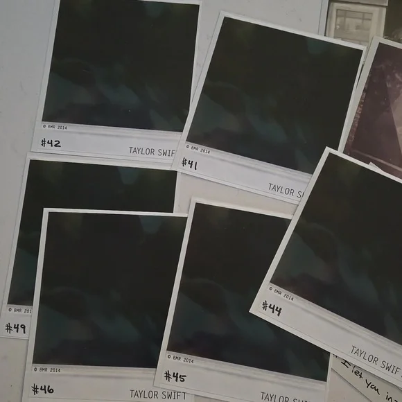 Taylor Swift Polaroid Photo collectible set 13 photos limited ed. 1989 # 40-52 - Picture 3 of 3